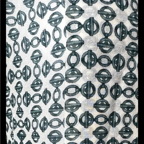 TORY BURCH Chain Print Silk Blouse English Green Long Sleeve Pleated Top 2 - Picture 8 of 10